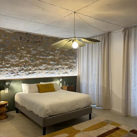 Maison Des Cassiers By Les Fleurines *
